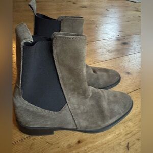 Women's Italian Suede Chelsea Boots